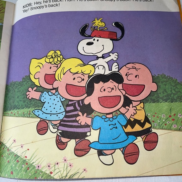 Charlie Brown Records Presents Snoopy, Come Home: Read-Along Book and Record - Picture 10 of 12